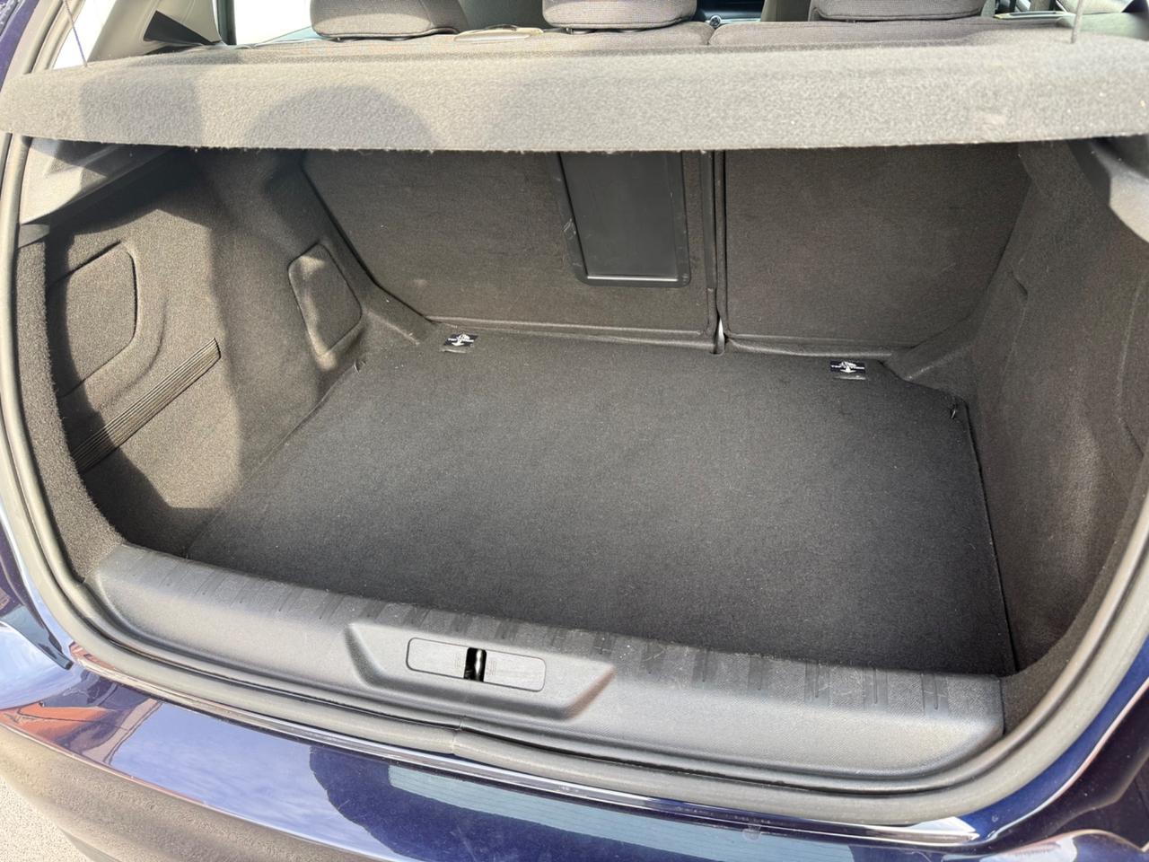 Peugeot 308 1.5diesel CAMBIO AUTOMATICO - 2019