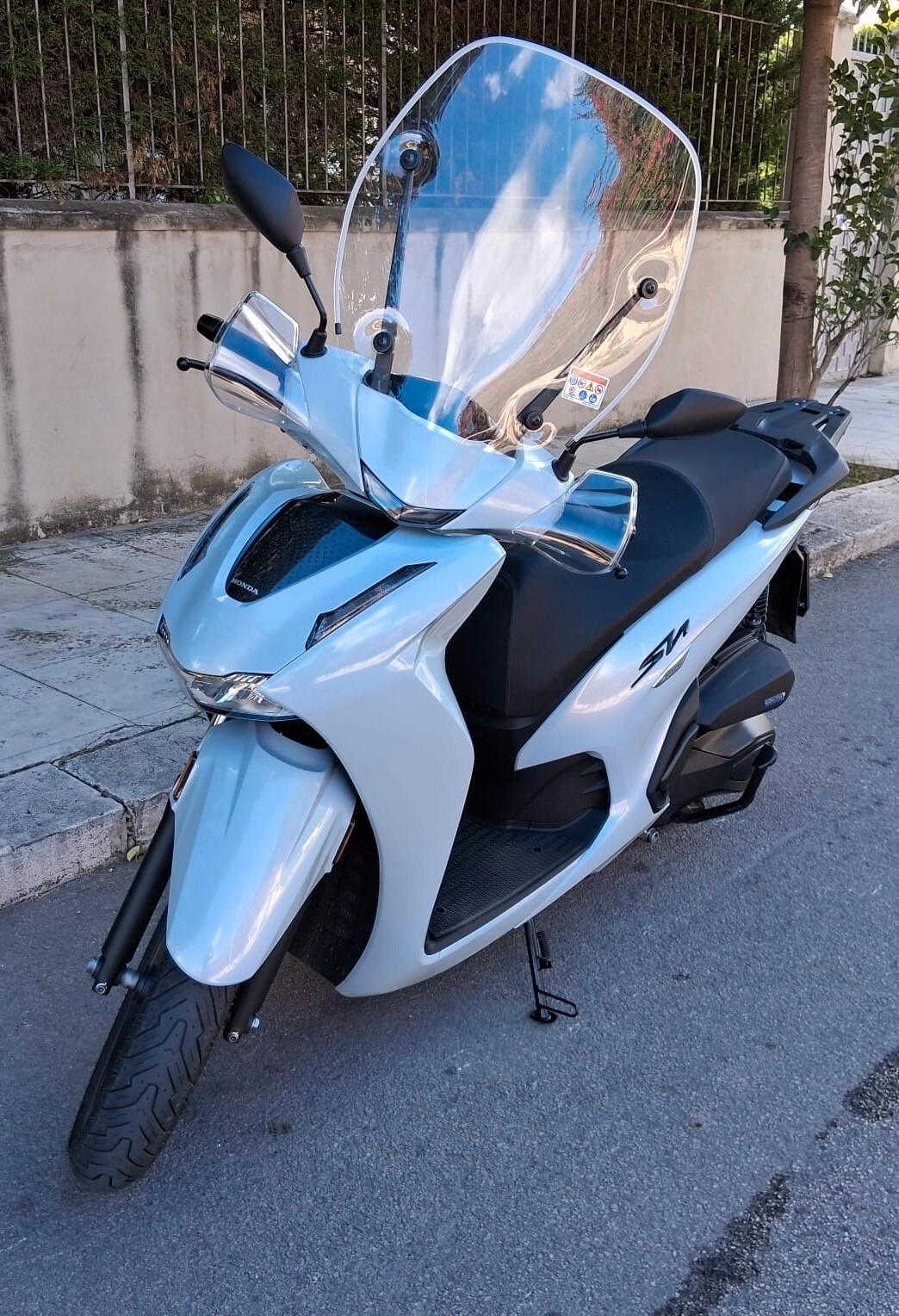 Honda SH 350 vendesi sh 350 nuovissimo km 4.000 per info 3279411053