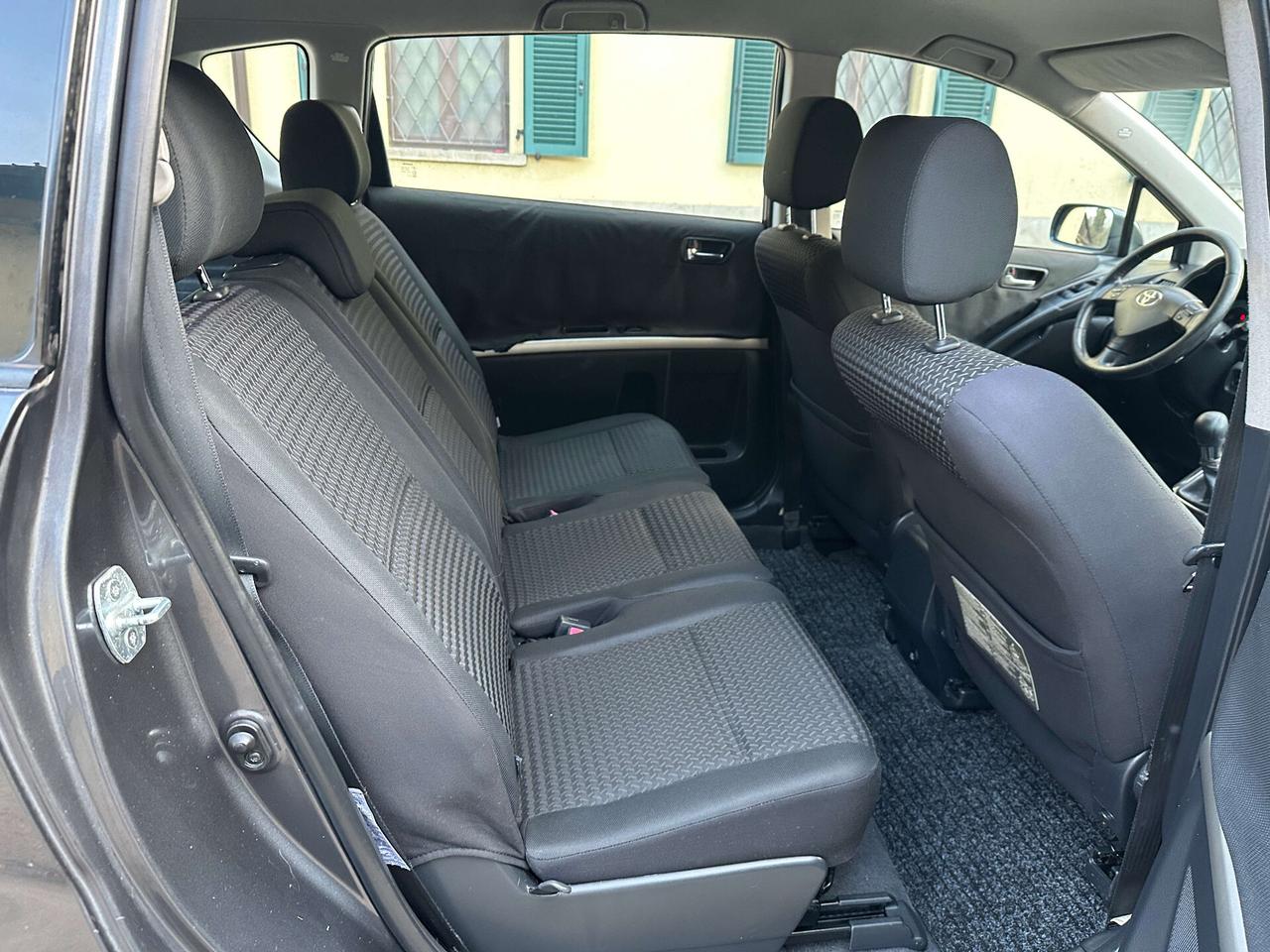 Toyota Corolla Verso 2.2 16V D-4D DPF Sol