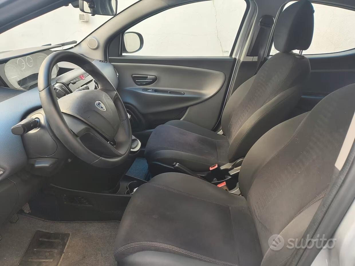 Lancia Ypsilon 0.9 TwinAir 85 CV 5 porte Metano Ecochic Gold