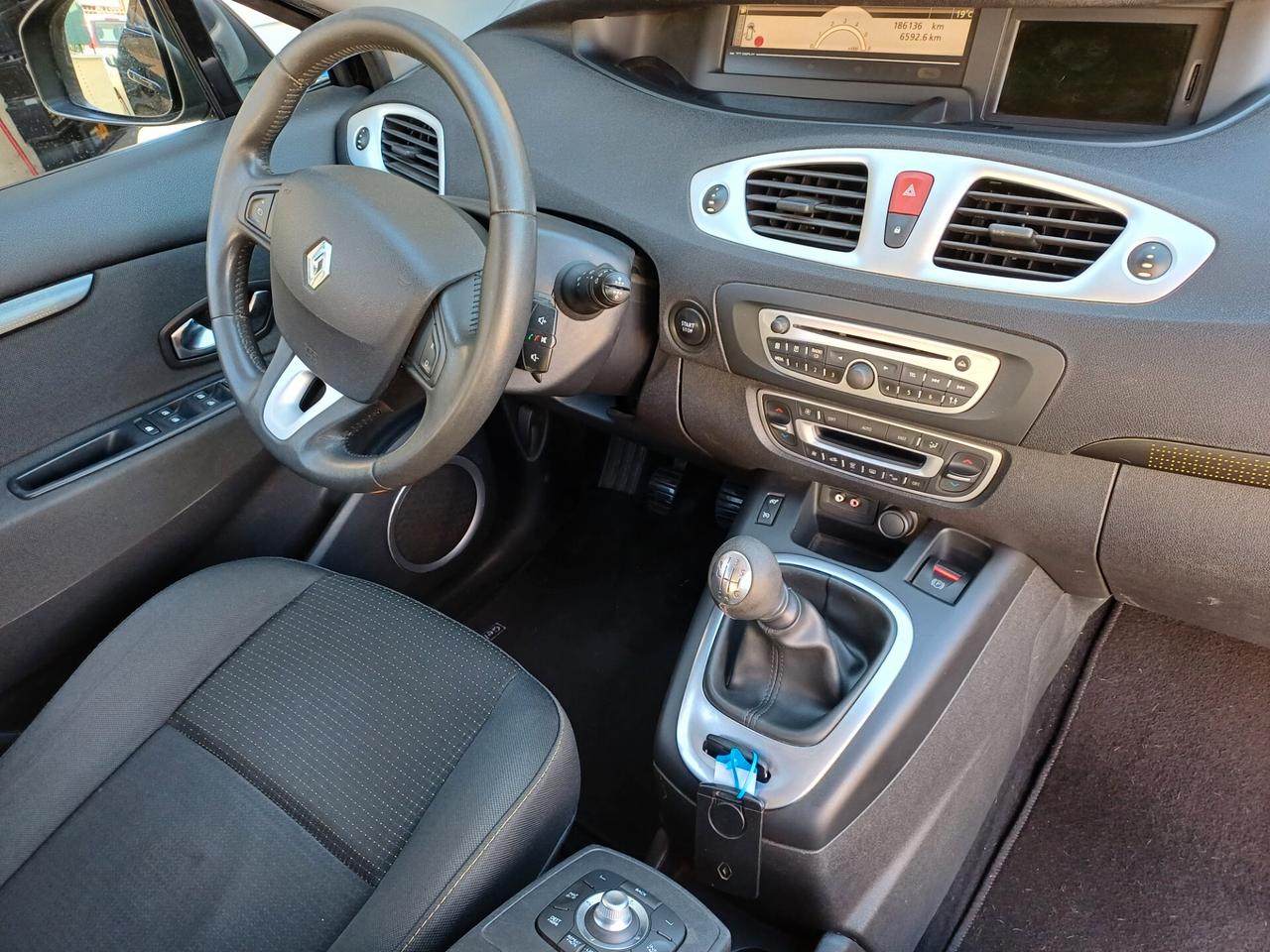 Renault Scenic GRAND 1.5 DCI 7 POSTI