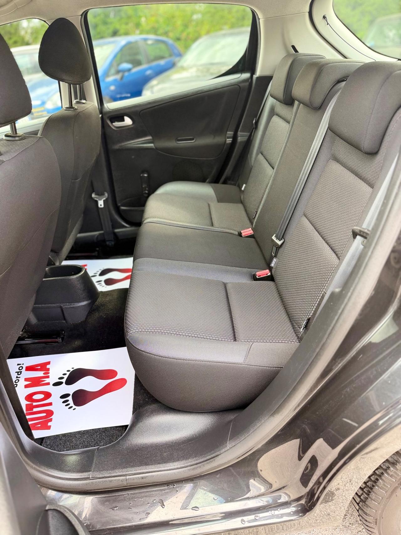 Peugeot 207 2011 1.4 8V 75CV 5p. Ok neopatentati ! ! !