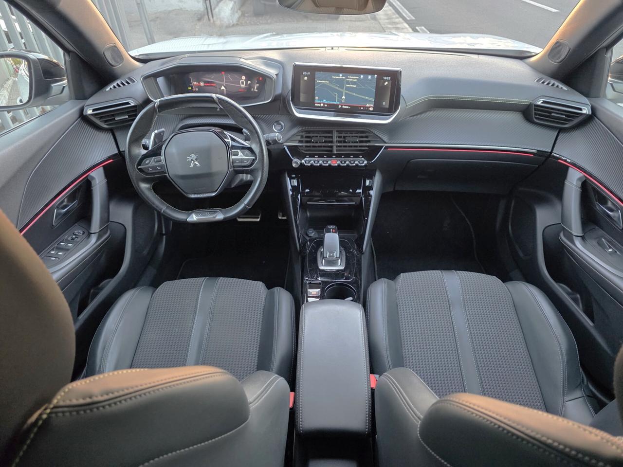 Peugeot 2008 PureTech 130 S&S EAT8 GT