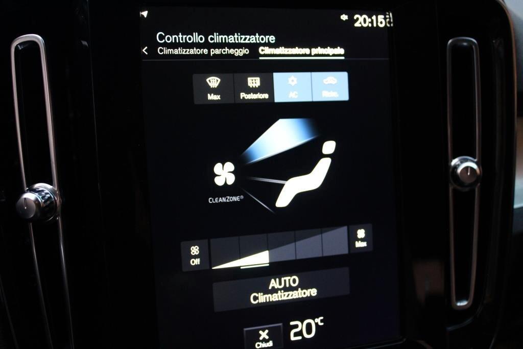 VOLVO XC40 D3 Momentum *FULL LED *Carplay