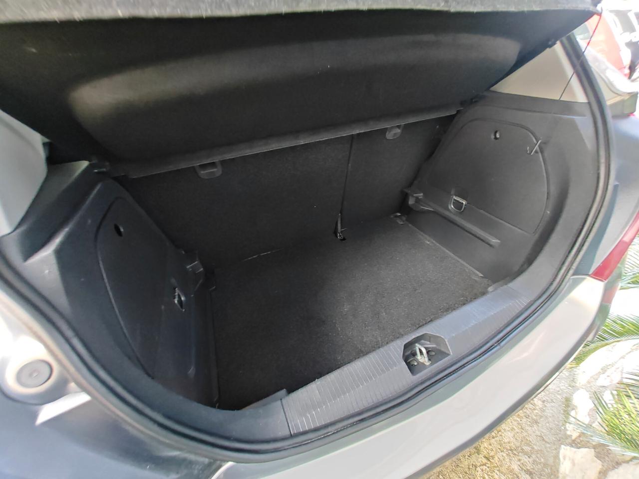 Opel Corsa 1.3 diesel 01/2012 Cv75