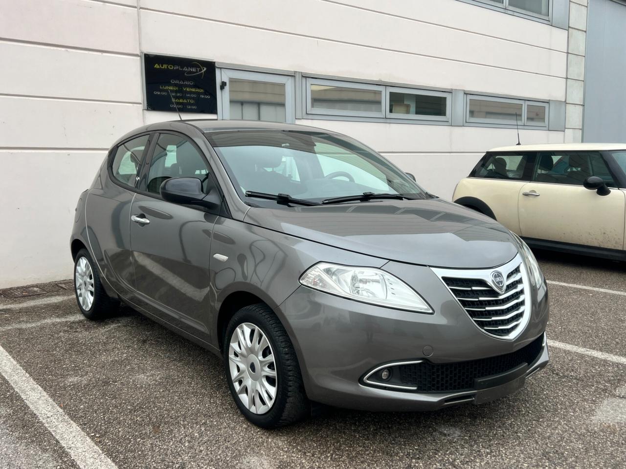 Lancia Ypsilon 1.2 69 CV 5 porte S&S Platinum