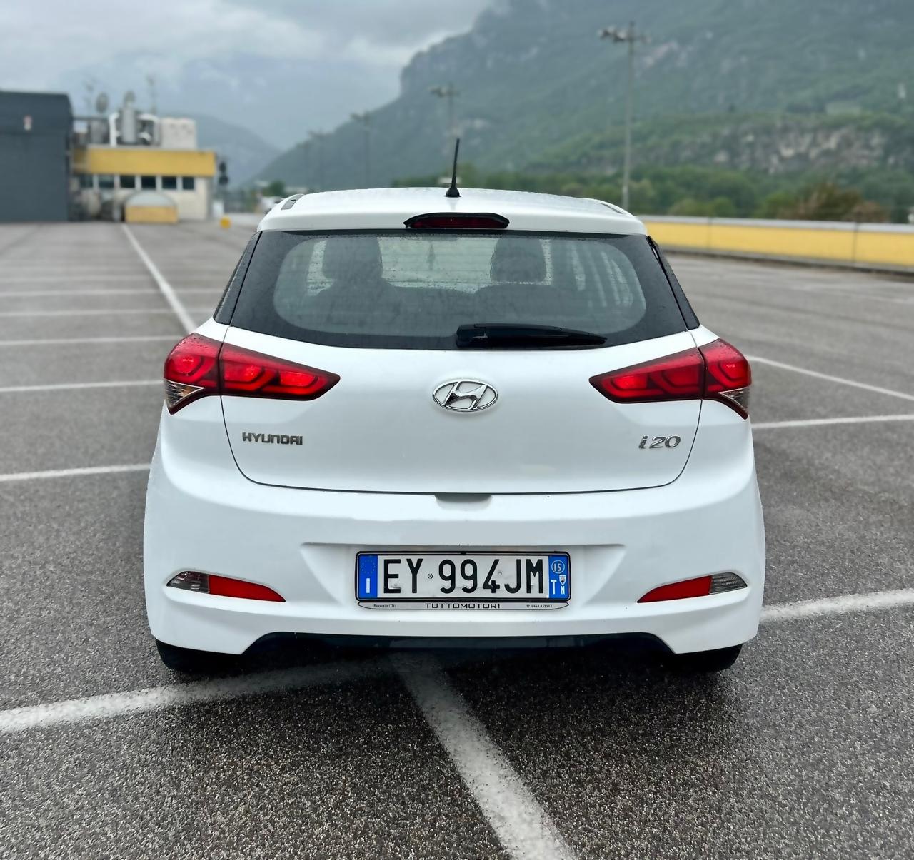 Hyundai i20 CRDi 5p EURO 6 Neopatentati 2015