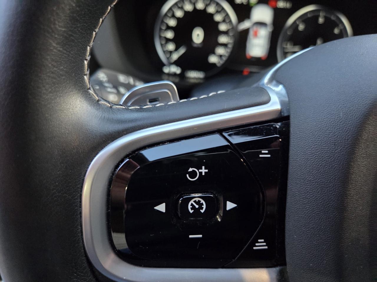 XC60 2.0 b4 R-design awd auto UNICO PROPRIETARIO