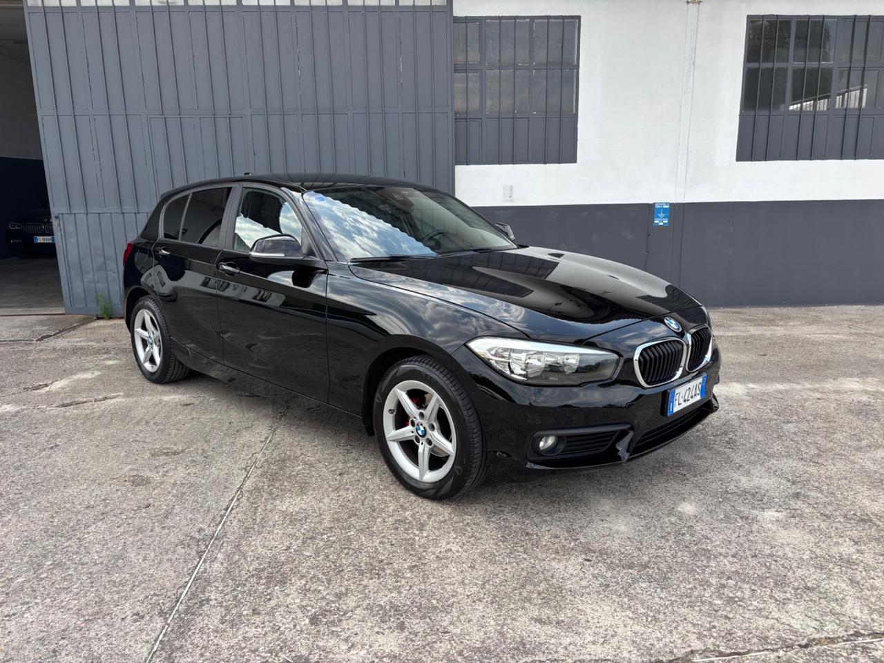 BMW 116d 5p. Garanzia 12 mesi. Neopatentati