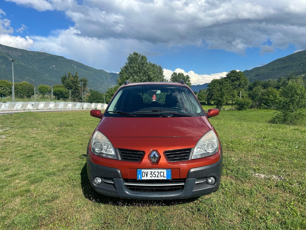 Renault Scénic 1.9 dCi/130CV serie speciale