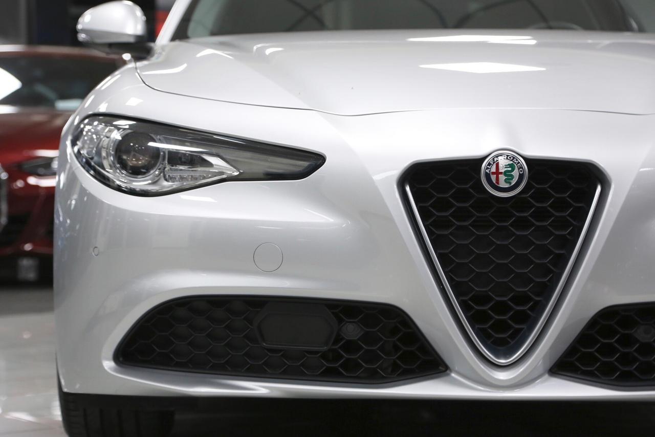 Alfa Romeo Giulia 2.2 Turbodiesel 160 cv AT8 Rosso Edizione