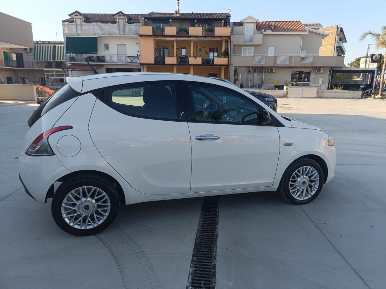 Lancia Ypsilon 1.3 MJT 16V 95 CV 5 porte S&S Gold