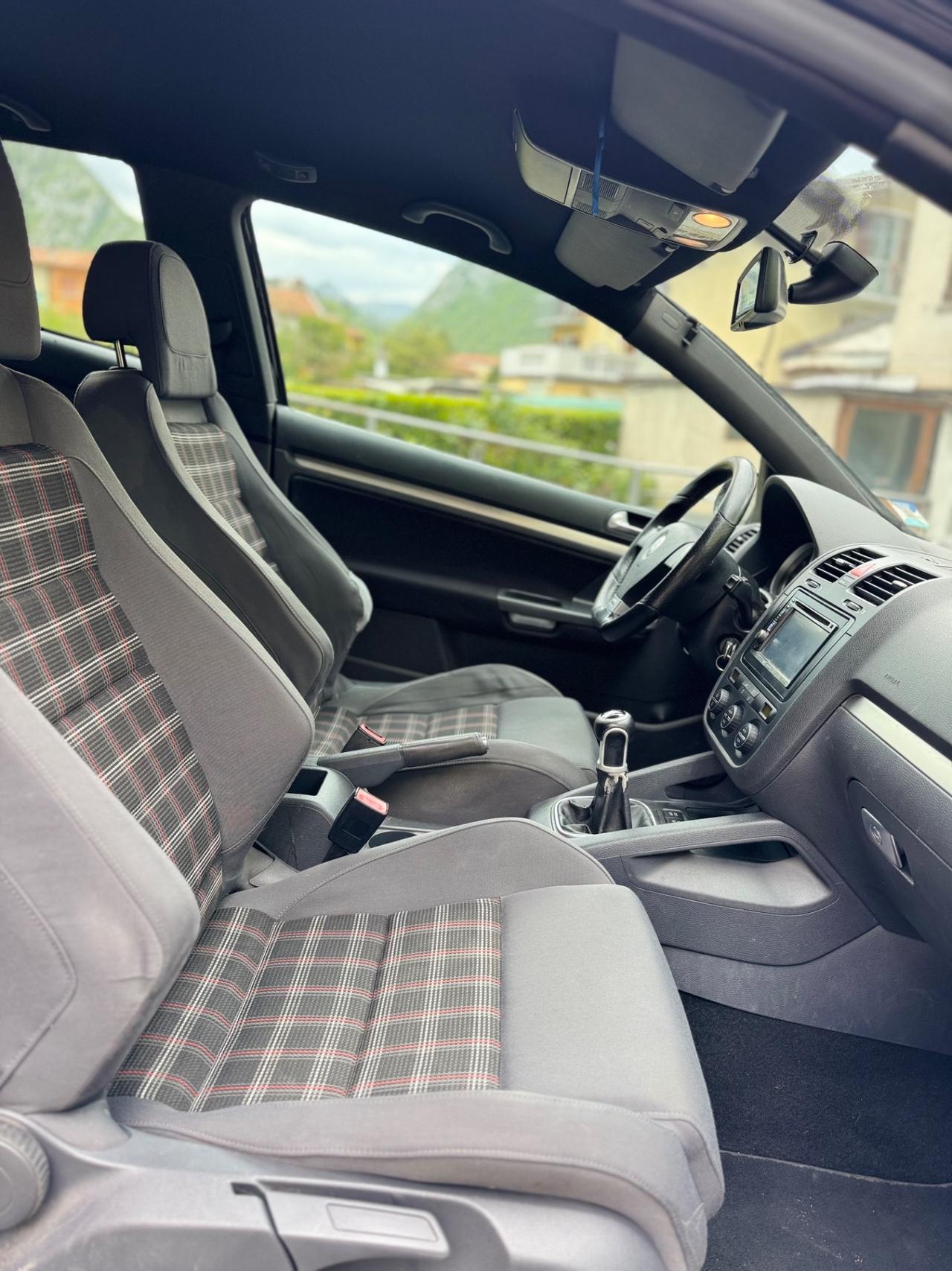 Volkswagen Golf GTI 2.0 16V TFSI 3p.