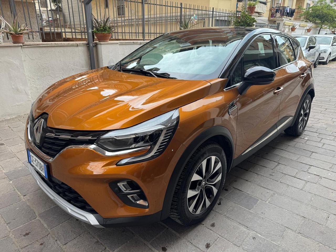 RENAULT Captur TCe 130CV EDC Fap Intens AUTOMATICA