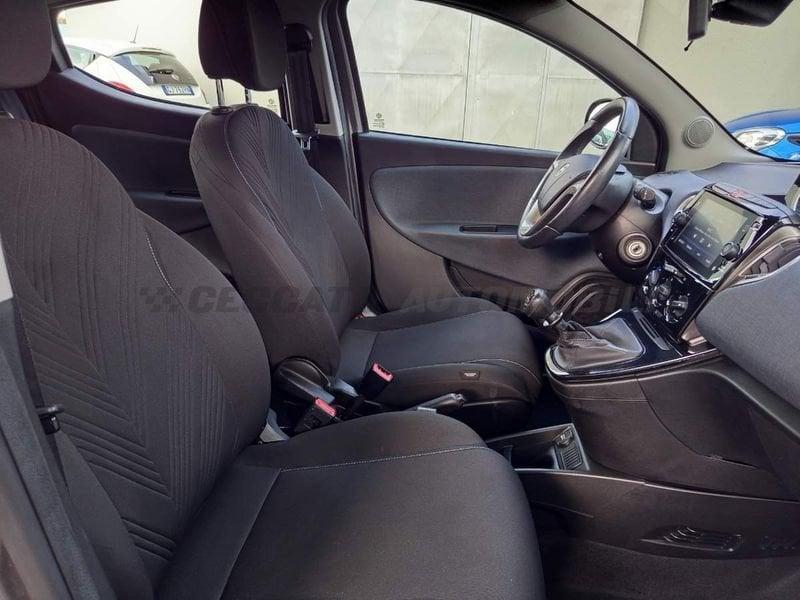 Lancia Ypsilon Ypsilon 1.0 firefly hybrid Gold s&s 70cv 5p.ti