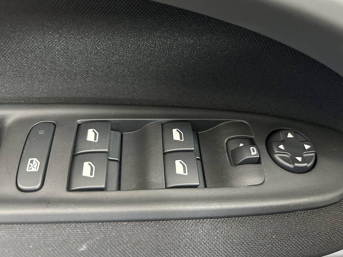 Jeep Avenger 1.2 Turbo e-Hybrid 110 CV MHEV Longitude eDCT6