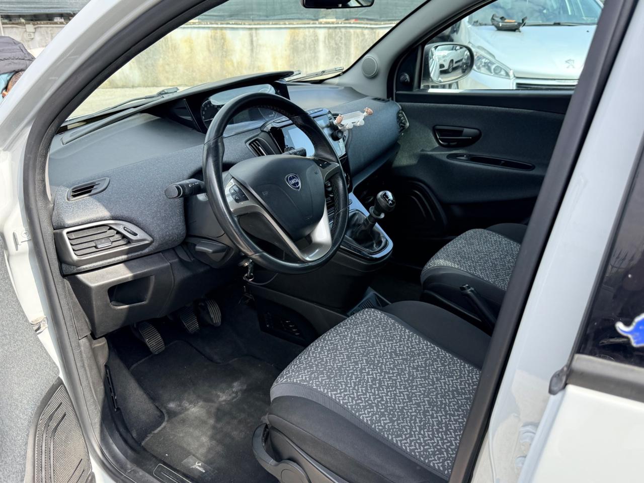 Lancia Ypsilon 1.2 69 CV 5 porte GPL Ecochic Elefantino Blu