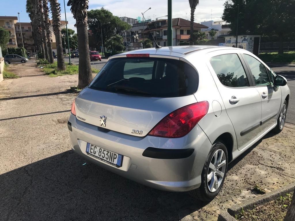 Peugeot 308 1.6 8V HDi 93CV 5p. Active auto pari al nuovo
