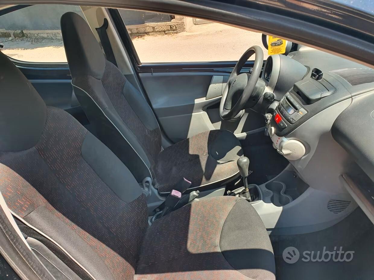Peugeot 107 1.0 68CV 5porte Sweet Years CLIMA ESENTE BOLLO multifunzione