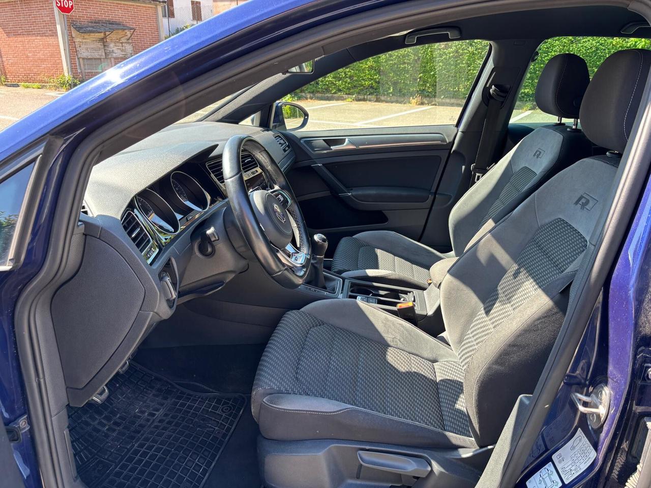 Volkswagen Golf 2.0 TDI 5p. R Line