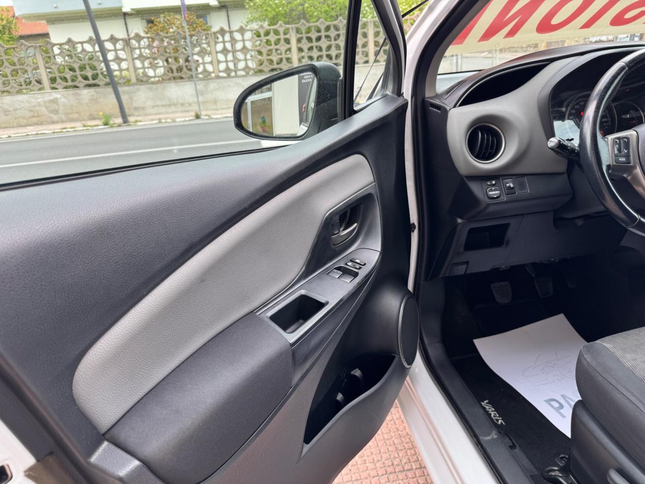 Toyota Yaris 1.4 D-4D 5 porte Lounge