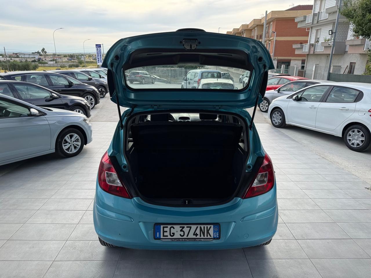 Opel Corsa 1.2 5 porte Club
