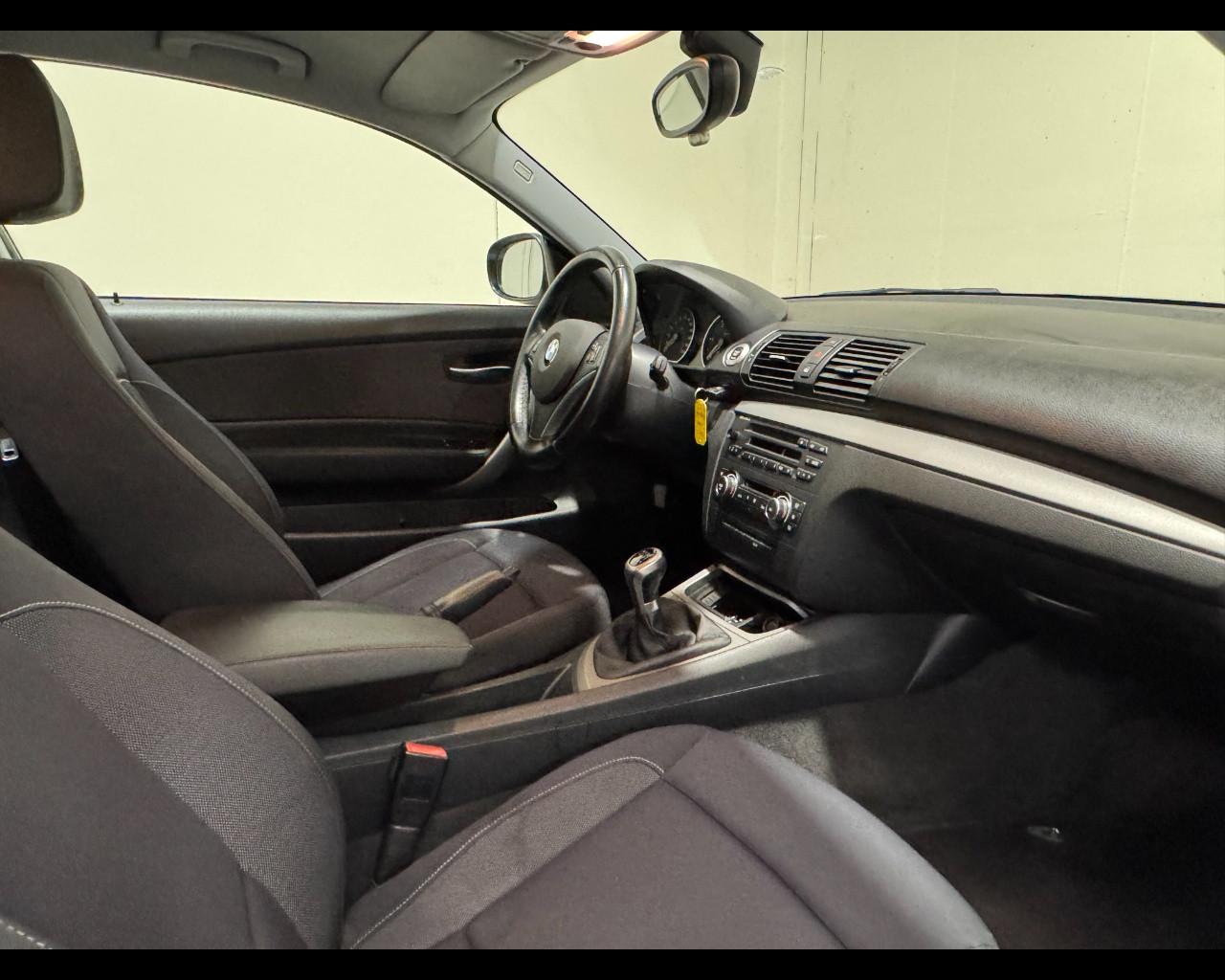 BMW SERIE 1 E81 118D