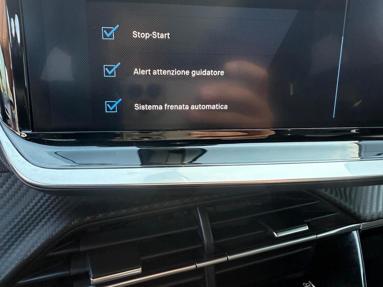 Peugeot 2008 PureTech 100 S&S Allure - ok neopatentati -