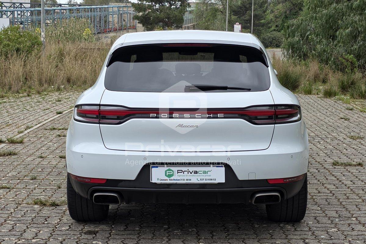 PORSCHE Macan 2.0