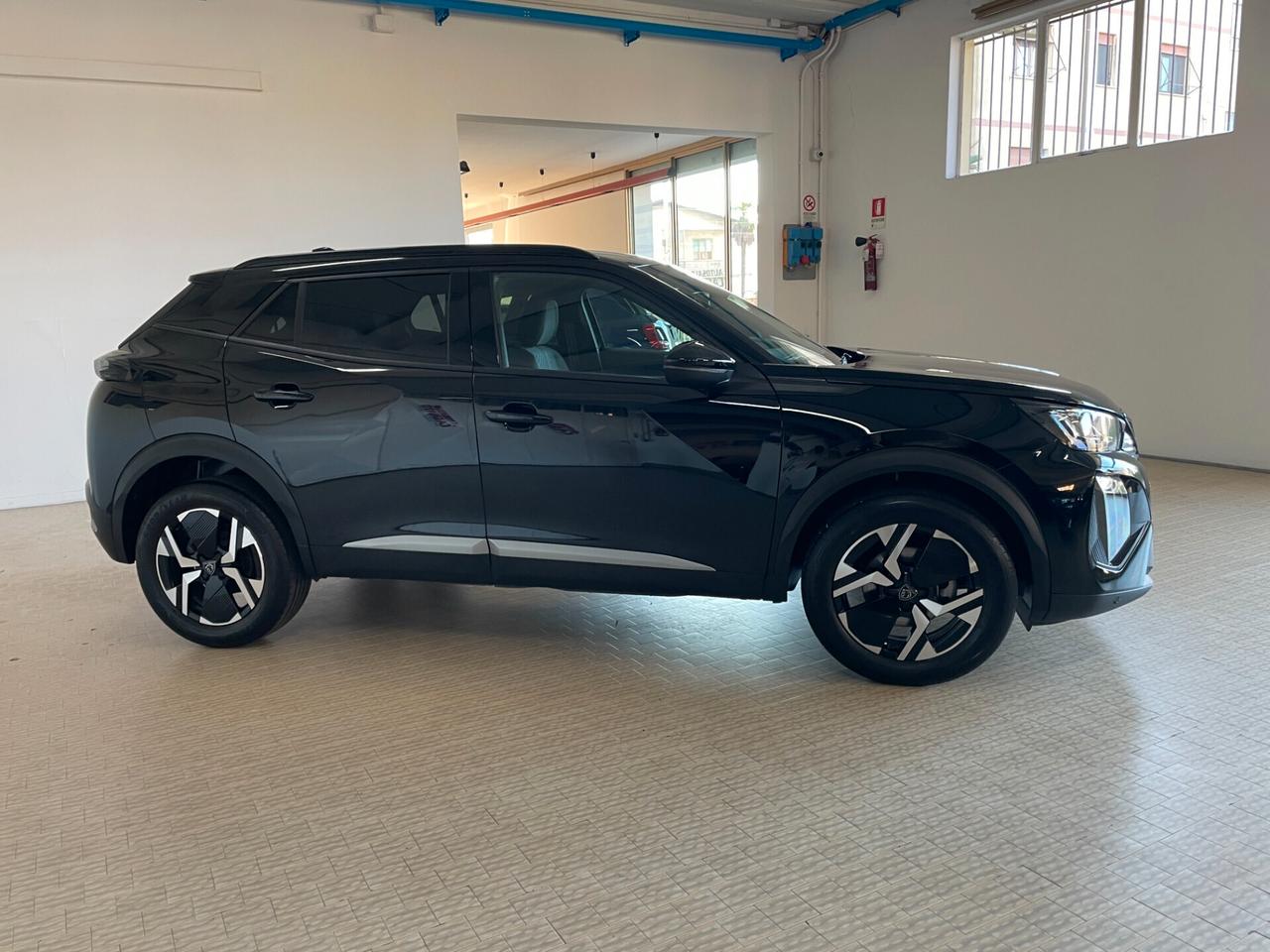 Peugeot 2008 100cv Allure 2025 NERO metalizzato