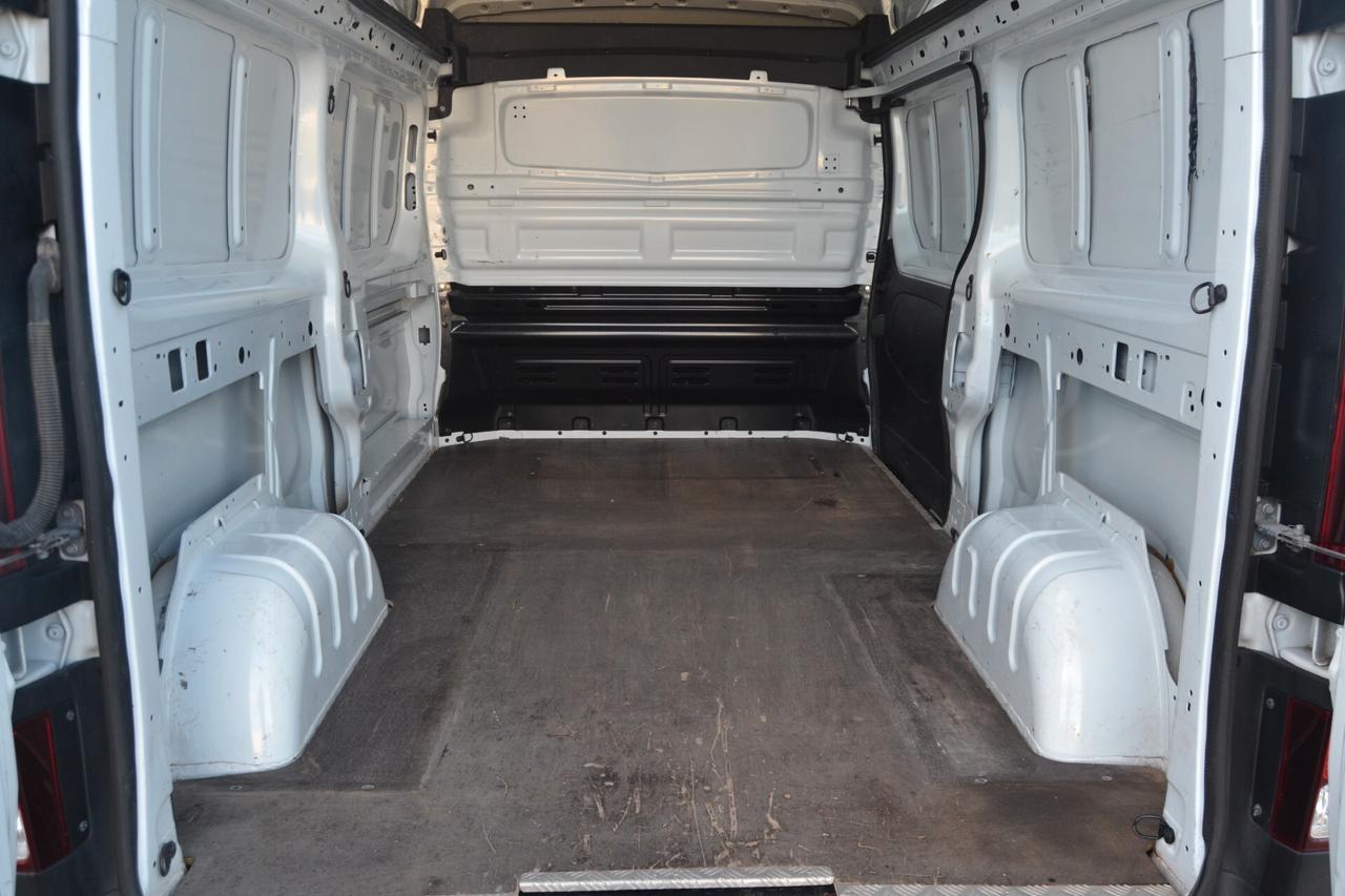 Renault Trafic T29 2.0 dCi 145CV PL-TA Furgone Energy Ice