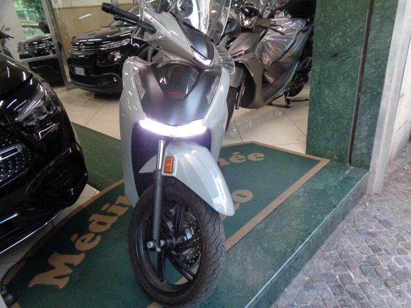 Honda SH 350 Sport soli 700 Km