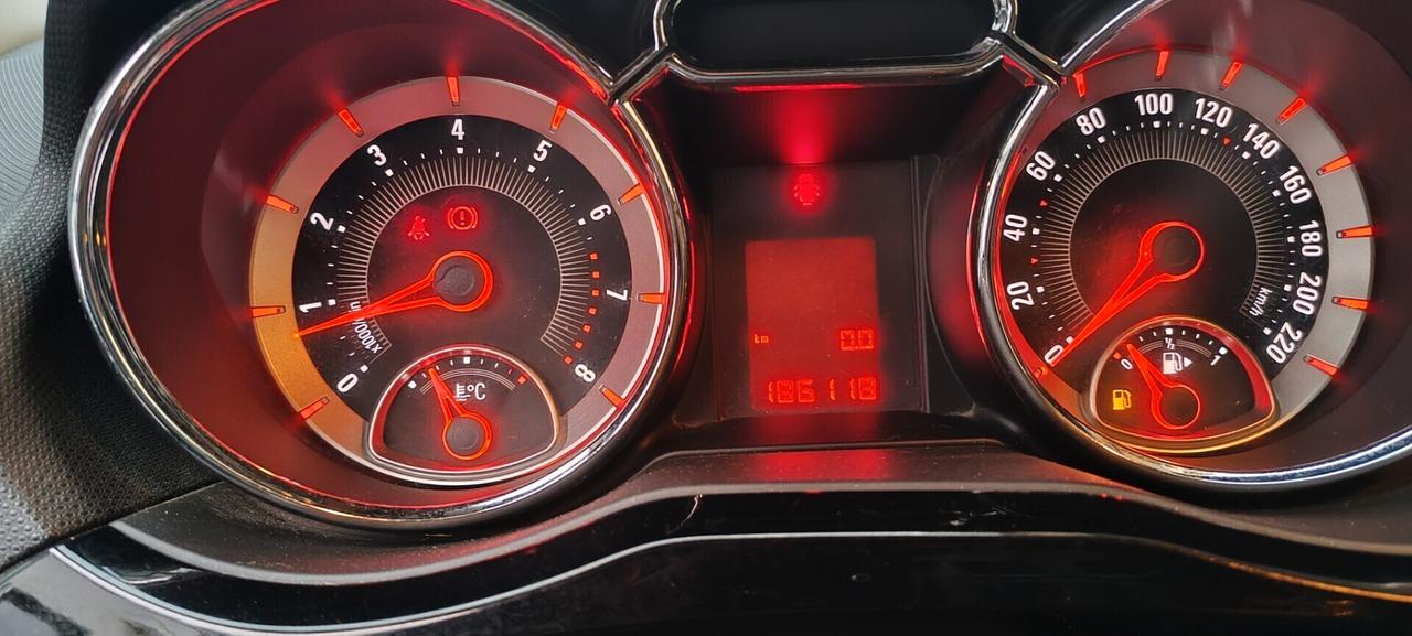 Opel Adam 1.2 70 CV BLACK LINE