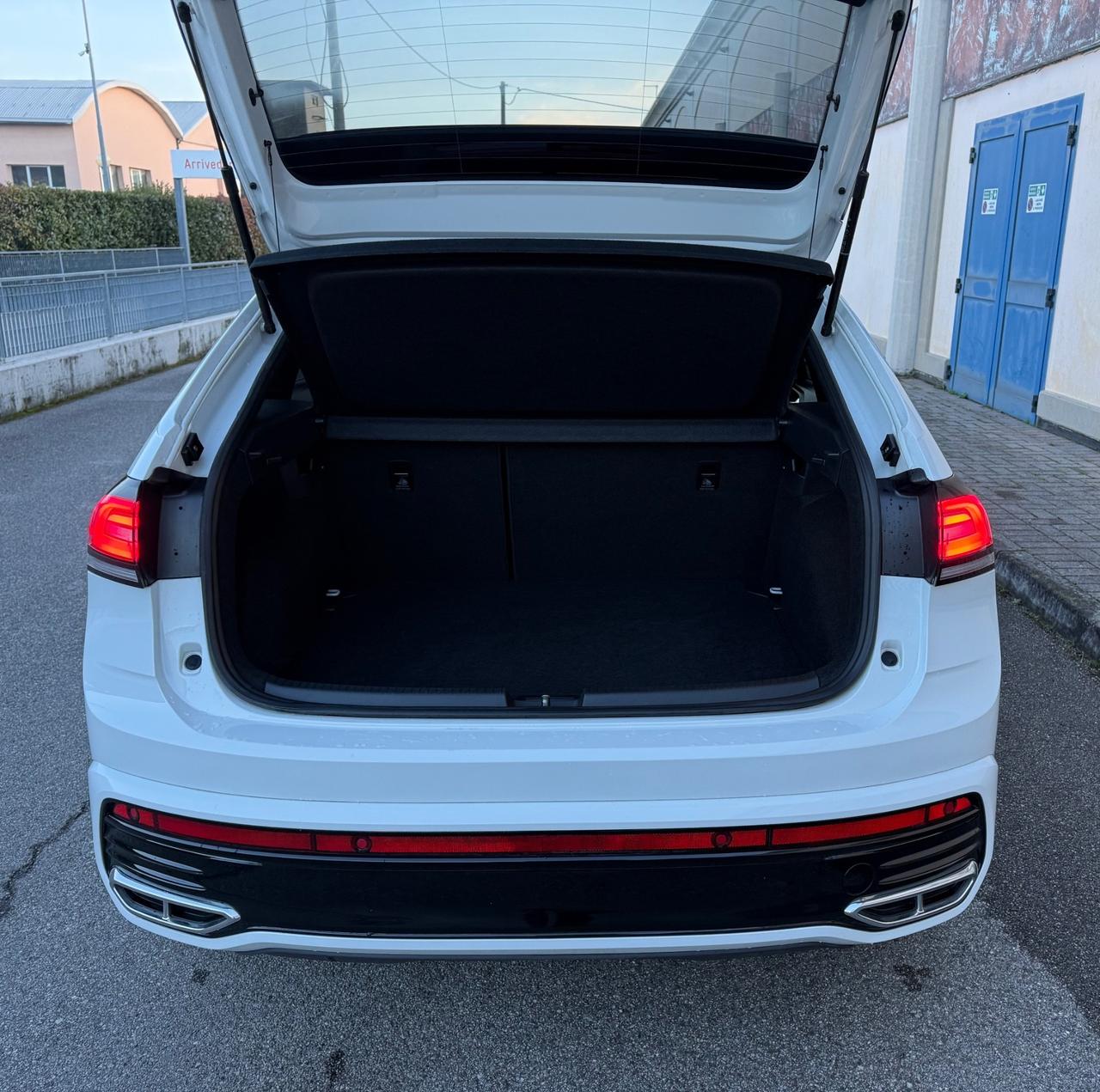 Volkswagen Taigo 1.0 TSI 115 CV DSG R-Line Plus Tetto apribile