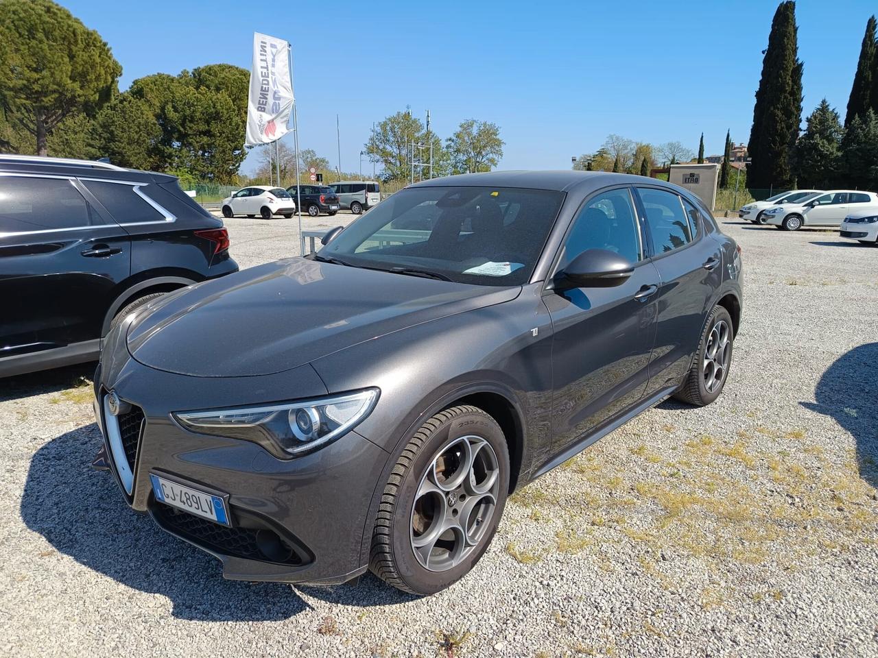 Alfa Romeo Stelvio 2.2 MTJ 210 CV AT8 Q4 Ti V Tua da 296€ al Mese