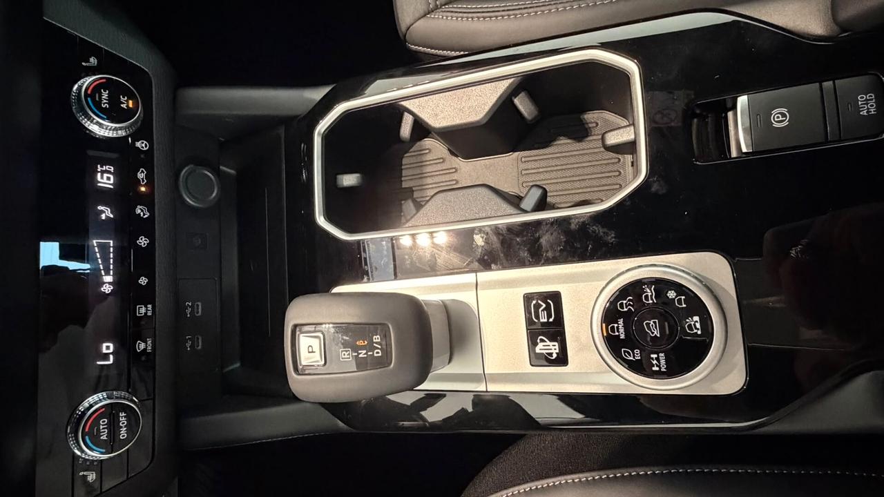 Mitsubishi Outlander 2.4L PHEV INTENSE AT