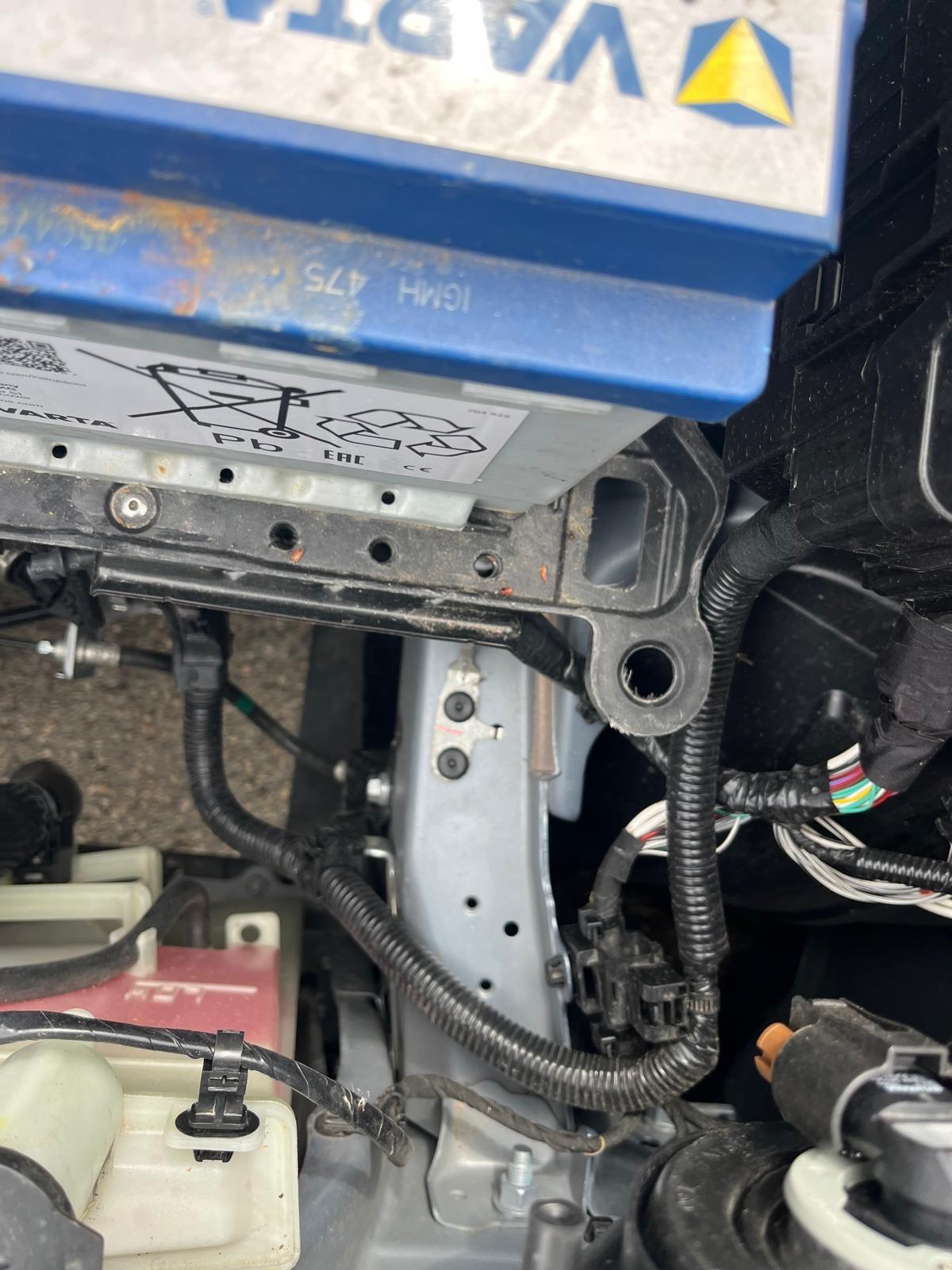 Pacchetto 2 auto incidentate : AYGO X - Hyundai I10