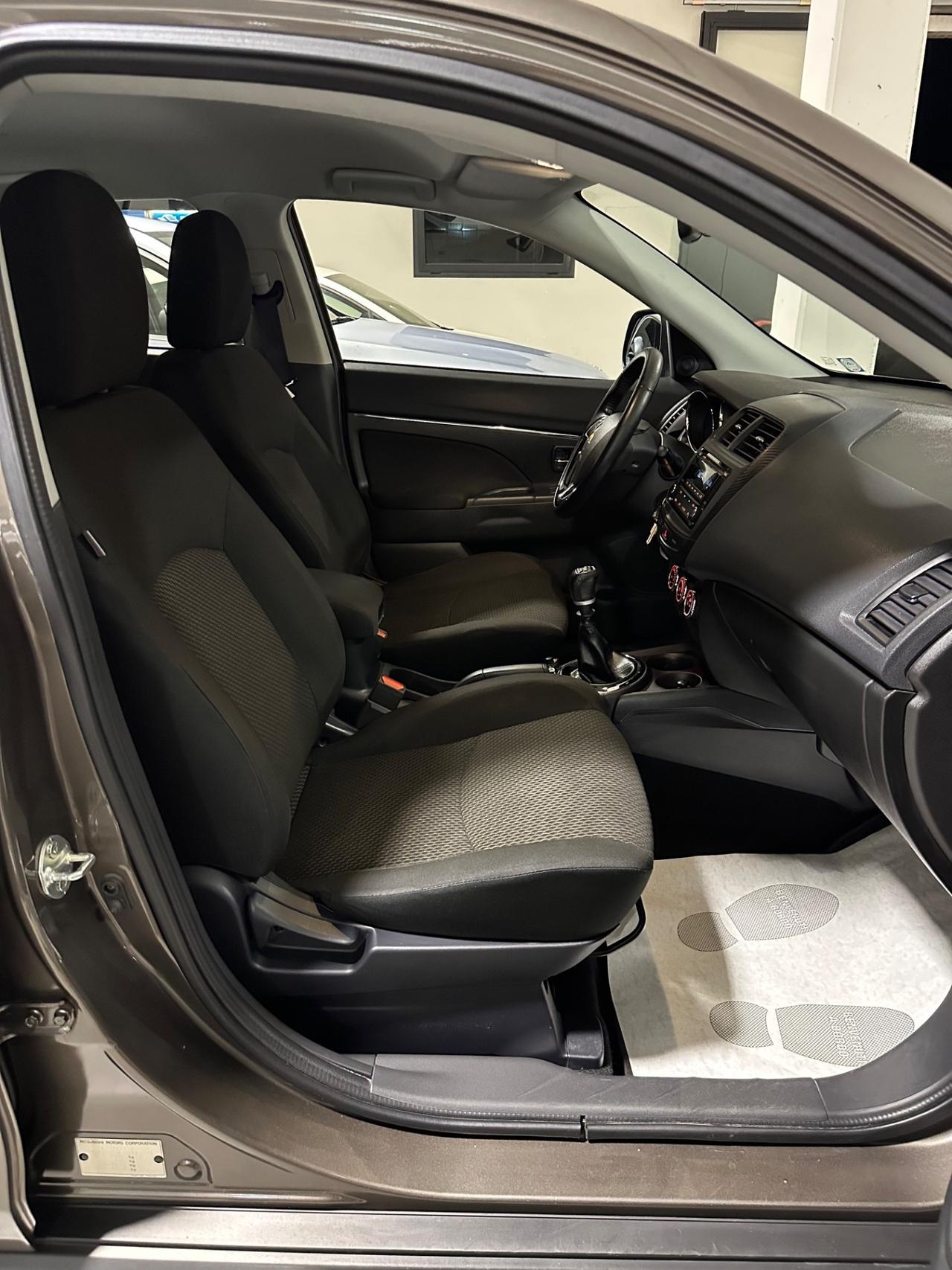 Mitsubishi ASX 1.6 DI-D 114 CV 2WD Instyle Panoramic