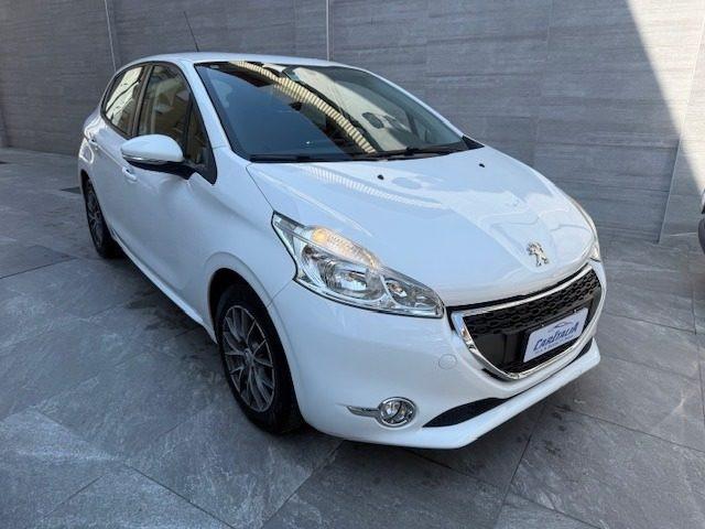 PEUGEOT 208 1.4 8V HDi 68CV 5p. Allure