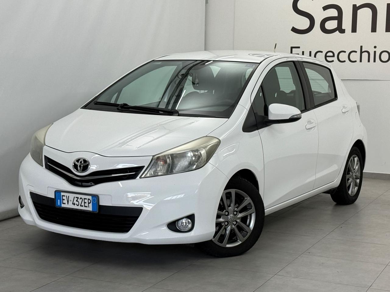 TOYOTA Yaris III 2011 Yaris 5p 1.0 Lounge