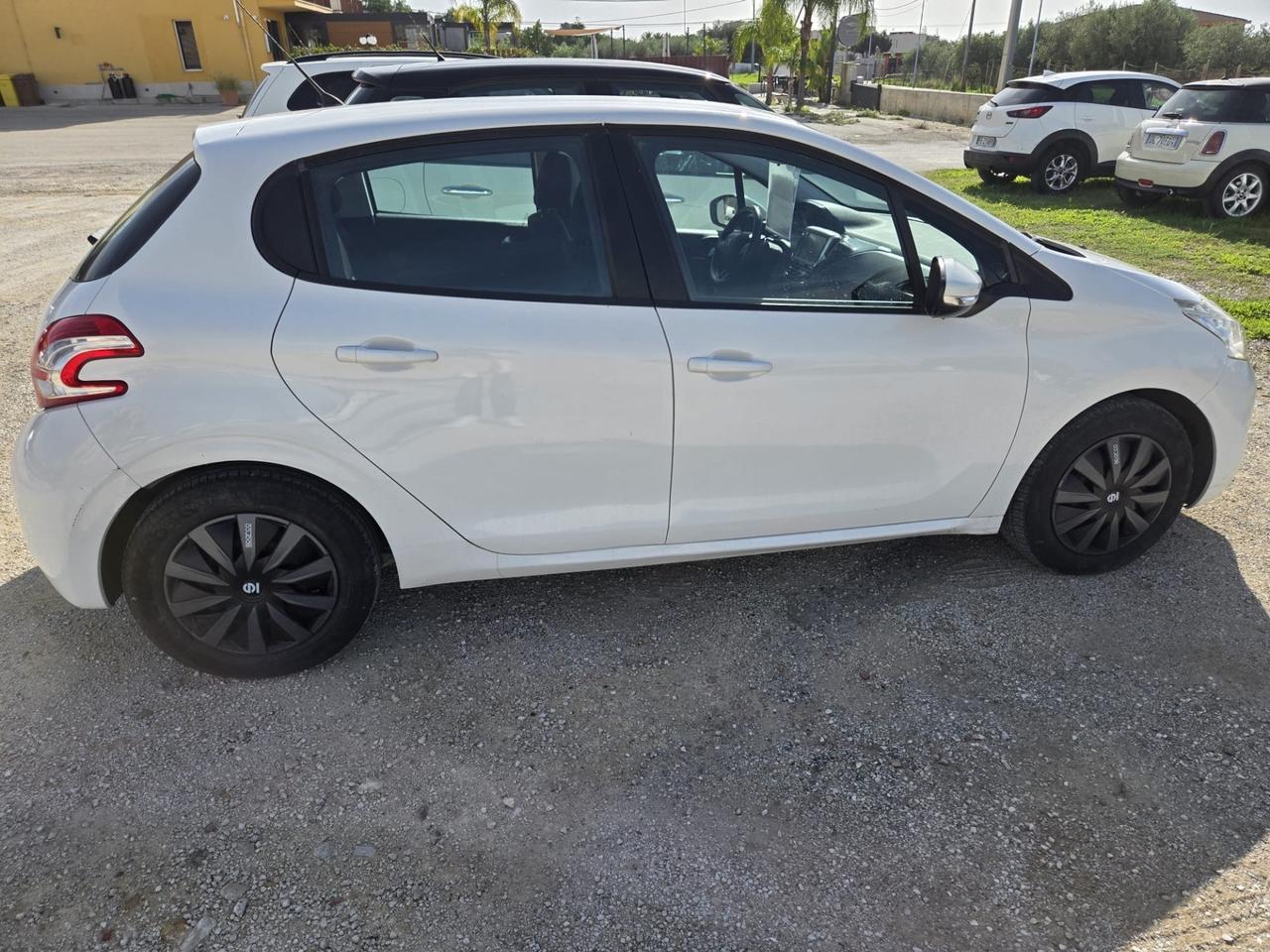 Peugeot 208 1.4 HDi 68 CV 5 porte Access