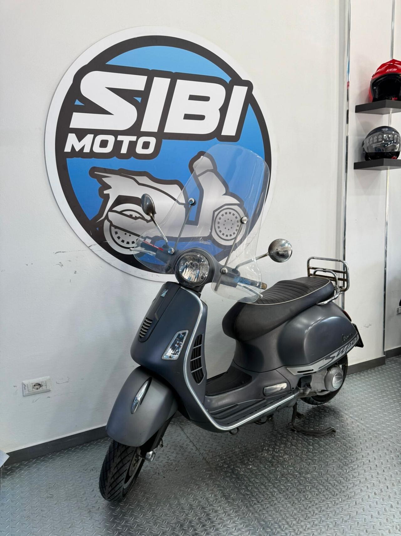 PIAGGIO VESPA SUPER SPORT 300