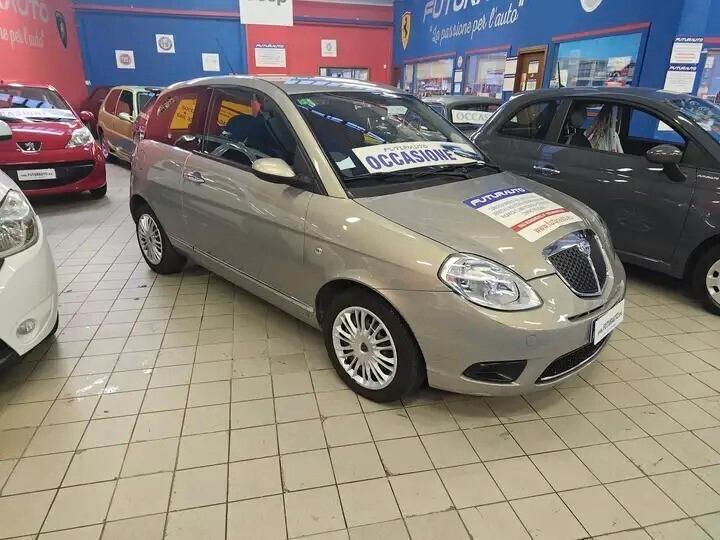 Lancia Ypsilon 1.2 8v ModaMilano Neo Patentati