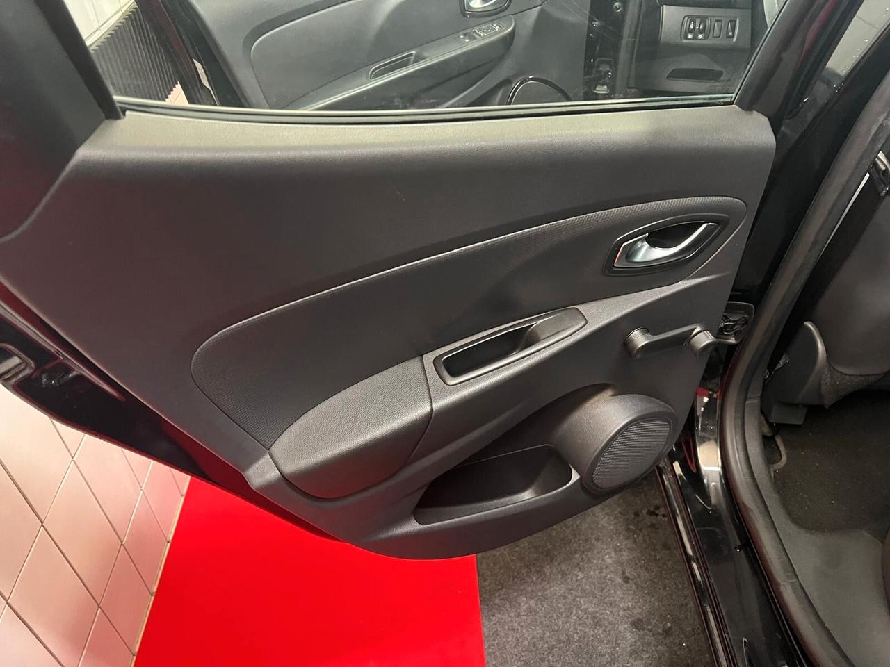 Renault Clio dCi 8V 75 CV Start&Stop 5 porte Energy Duel2