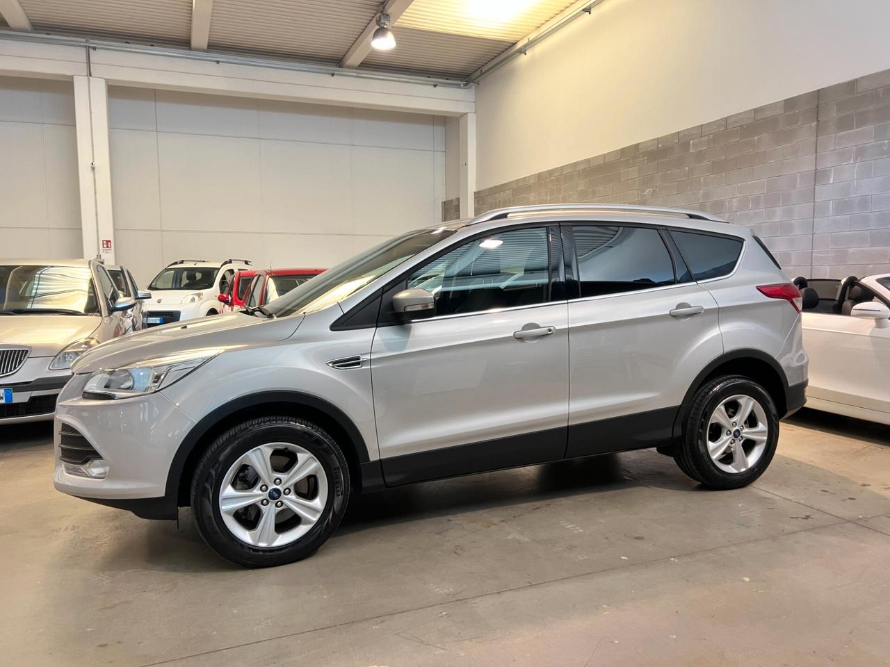 Ford Kuga 2.0 TDCI 140 CV 4WD Powershift Titanium