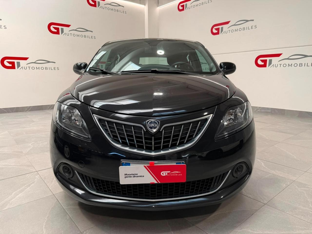Lancia Ypsilon 1.0 FireFly 5 porte S&S Hybrid Silver