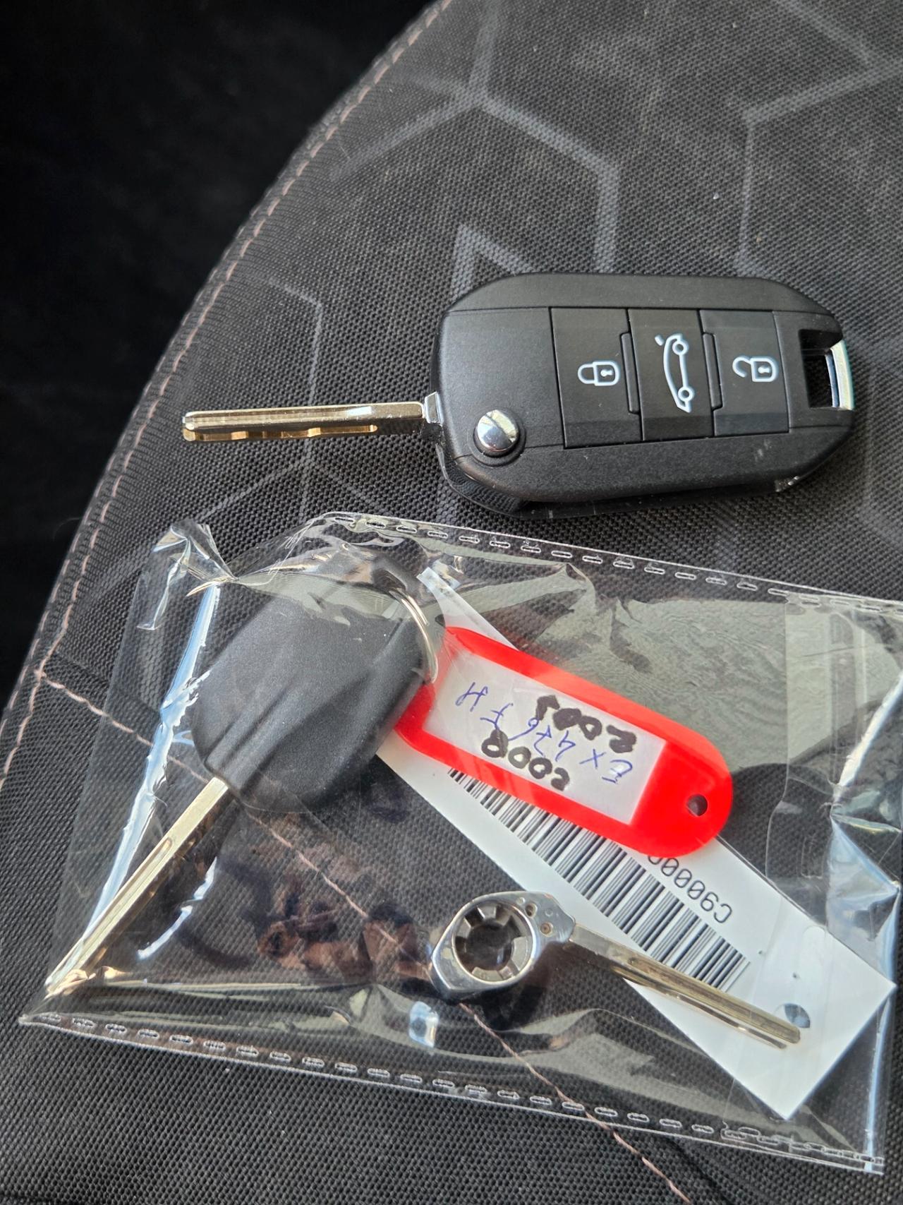 Peugeot 2008 1.4 HDi 68CV Allure