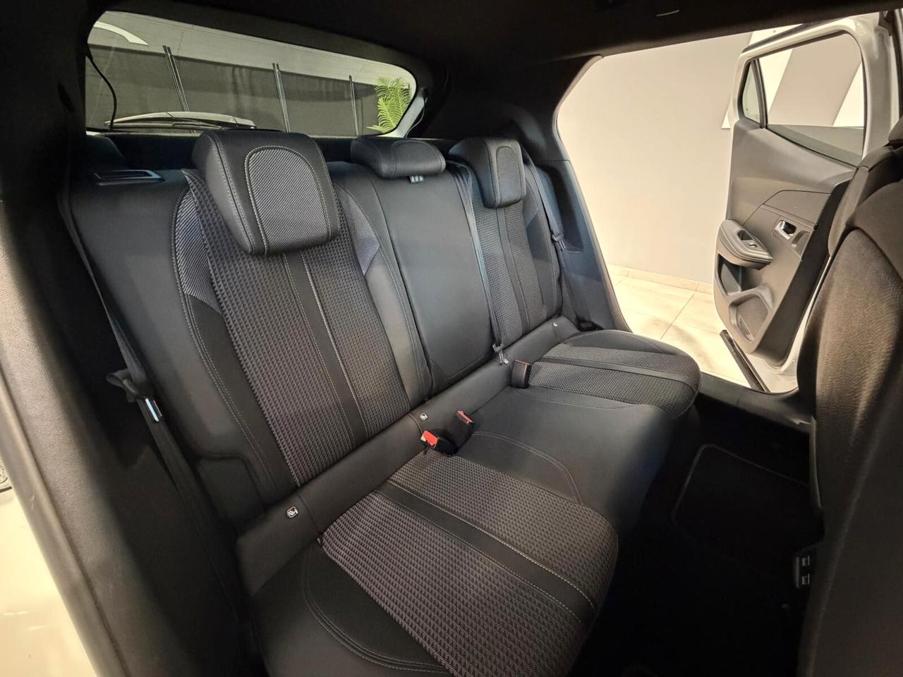 Peugeot 2008 BlueHDi 130 S&S EAT8 GT