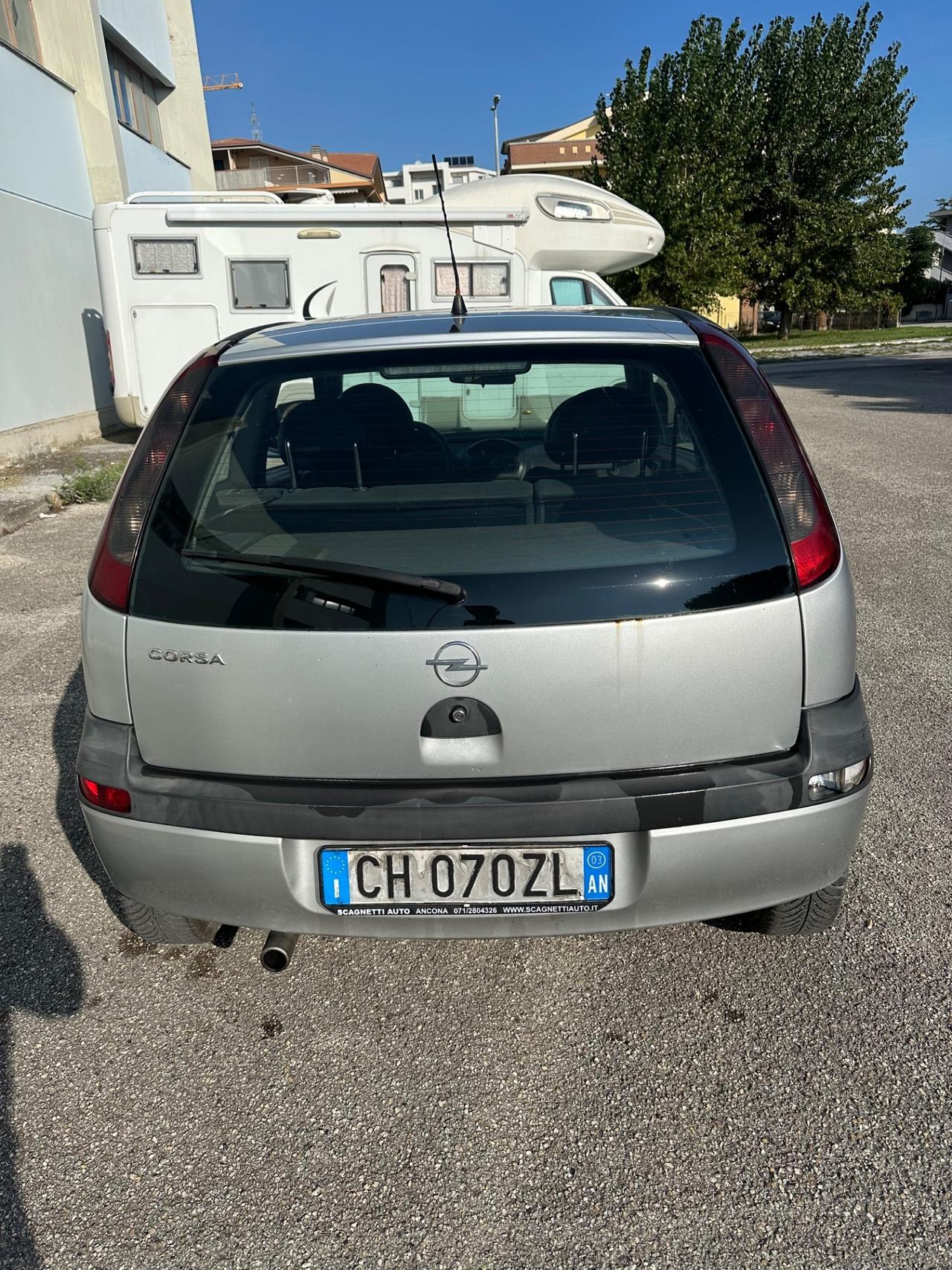Opel Corsa 1000 benzina 2003 115.000km