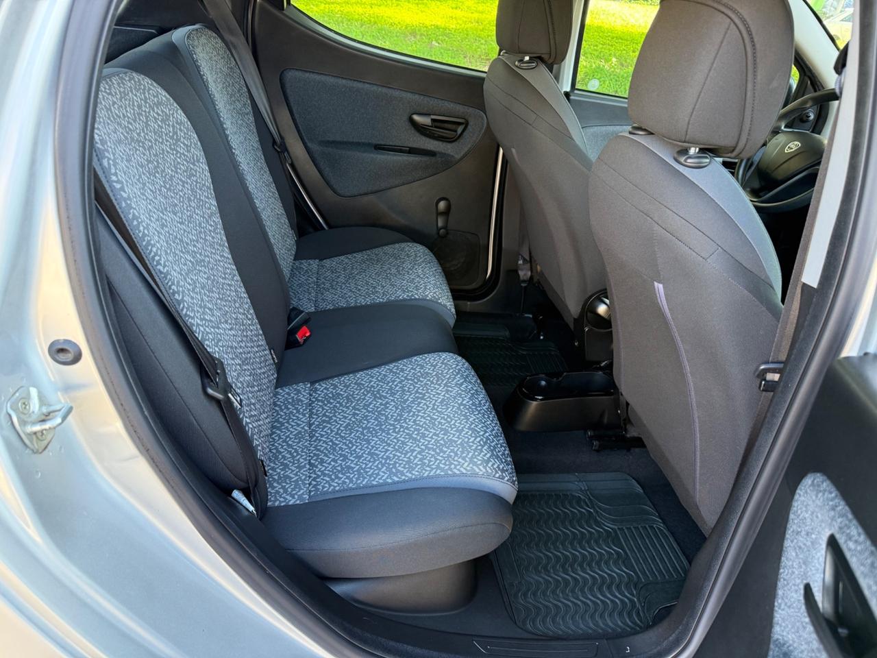 Lancia Ypsilon 1.2 69 CV 5 porte S&S Platinum